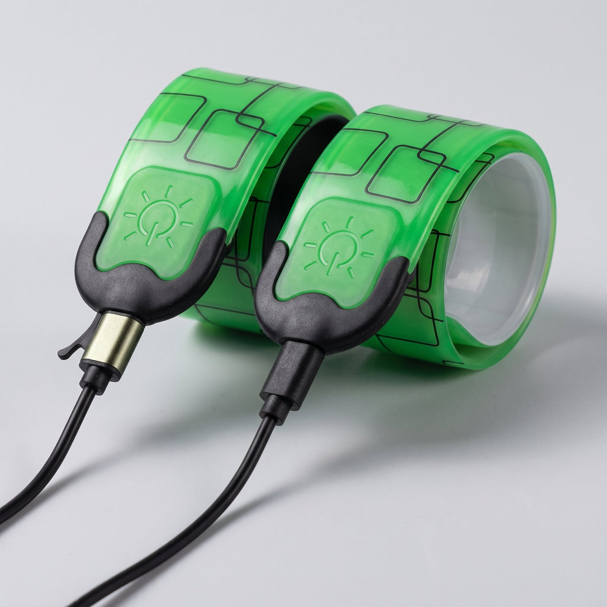 Wiederaufladbares LED-Armband mit leuchtendem Band am Handgelenk
