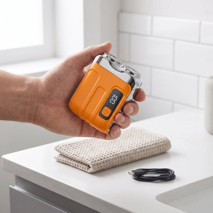 Kompakter elektrischer Taschenrasierer für Herren mit USB-C-Ladekabel und Reinigungsbürste