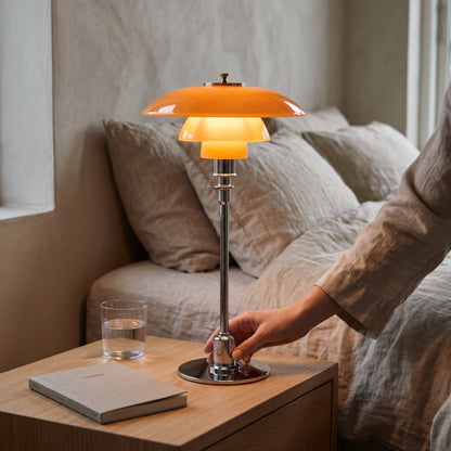 Tischlampe Glow aus geschichtetem Glas mit Metallfuss, leuchtet warmweiss