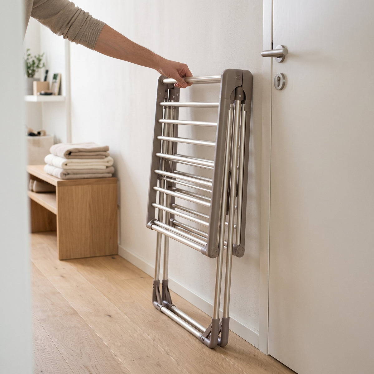 Faltbarer elektrischer Wäscheständer in X-Form mit 18 Heizstäben und Aluminiumrahmen