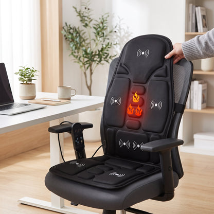 Massagekissen mit Wärmefunktion und Lendenstütze auf einem Sofa