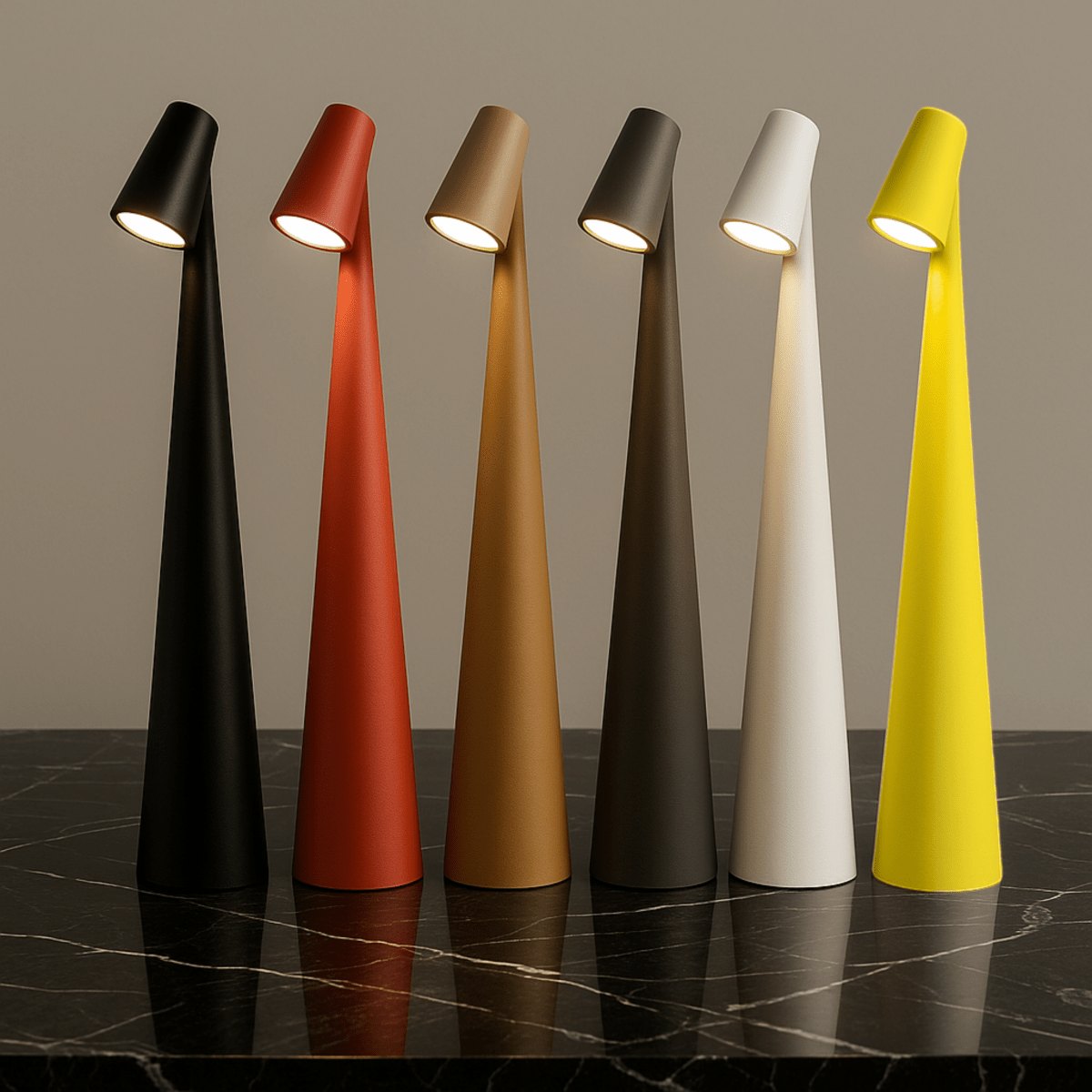 Kabellose Tischlampe mit warmweissem LED-Licht auf einem Tisch