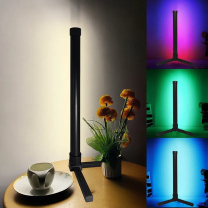Lampadaire d'angle LED avec contrôle par application et changement de couleur